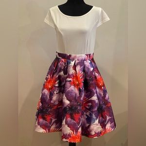 Xtaren M Fit and‎ Flare White/Floral Patterned Dress Zipper Back